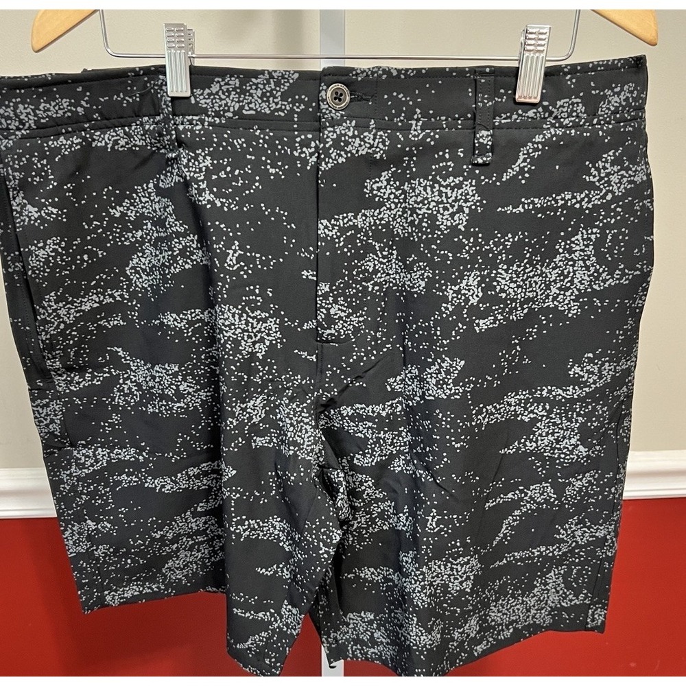 New $70 Under Armour Storm UA Golf‎  1377303 Printed Black Golf Shorts Size 36